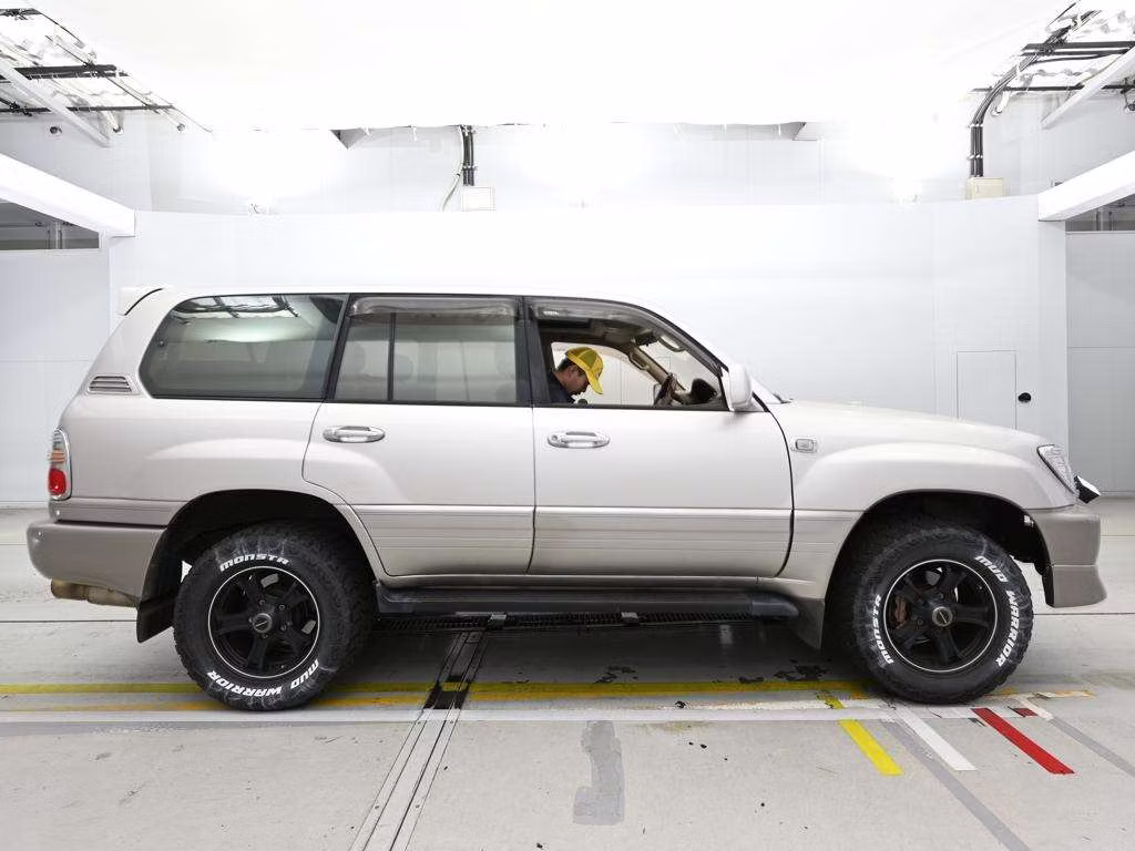 TOYOTA LAND CRUISER