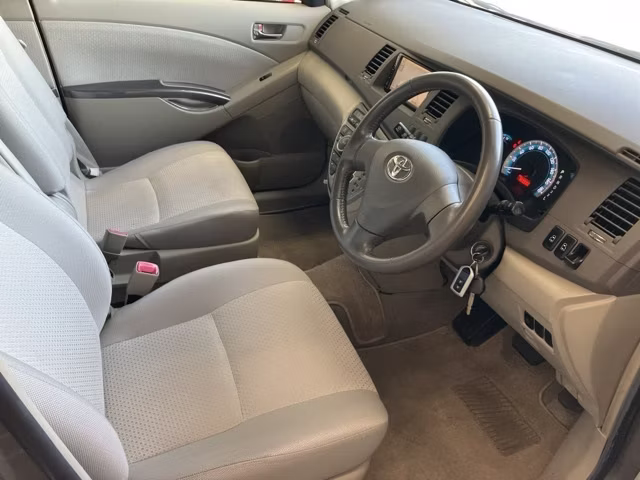 TOYOTA ISIS