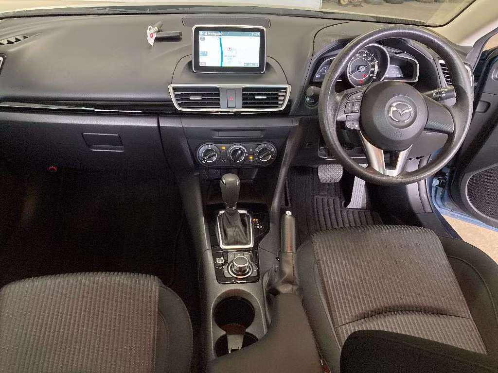 MAZDA AXELA