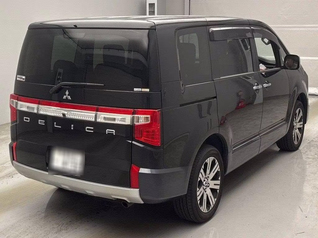 MITSUBISHI DELICA D:5