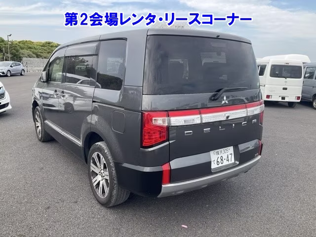 MITSUBISHI DELICA D:5