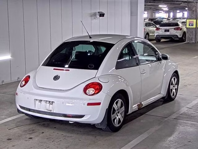 VOLKSWAGEN BEETLE