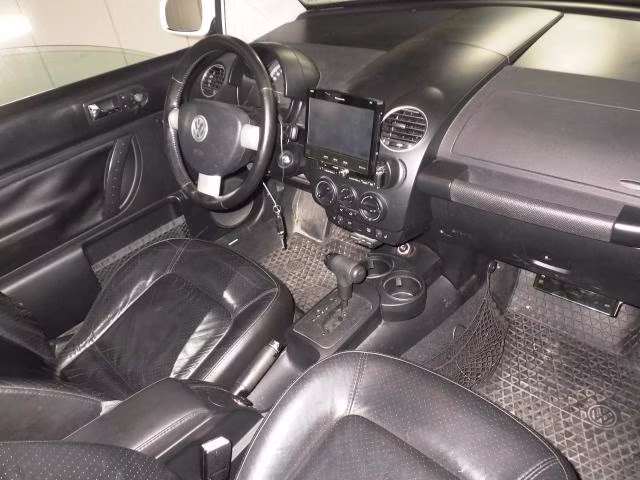 VOLKSWAGEN BEETLE
