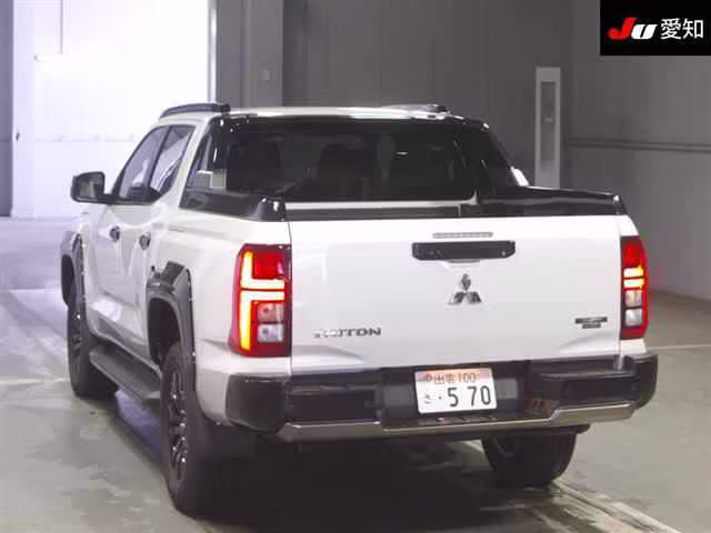 MITSUBISHI TRITON