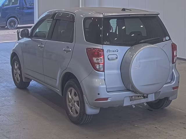 TOYOTA RUSH