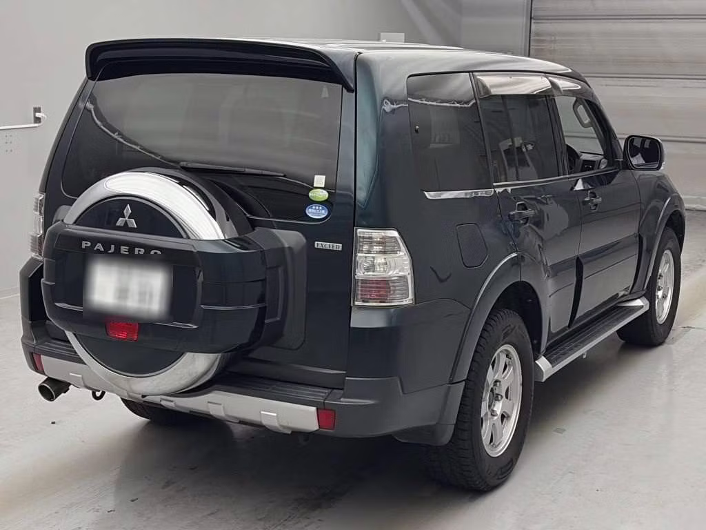 MITSUBISHI PAJERO