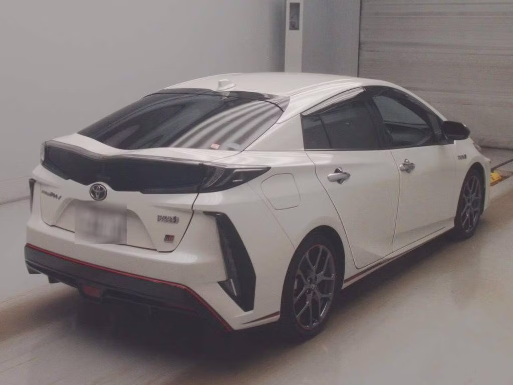 TOYOTA PRIUS PHV
