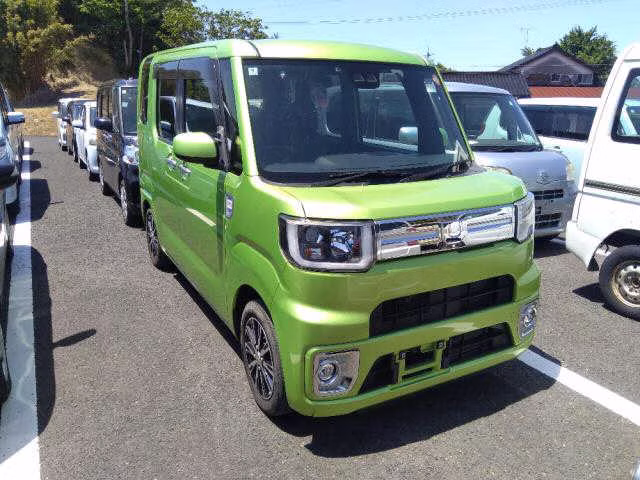 DAIHATSU WAKE