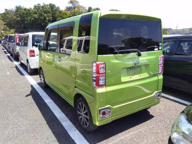 DAIHATSU WAKE