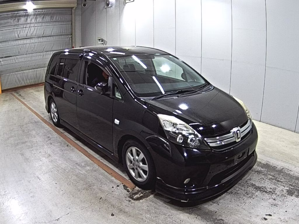 TOYOTA ISIS