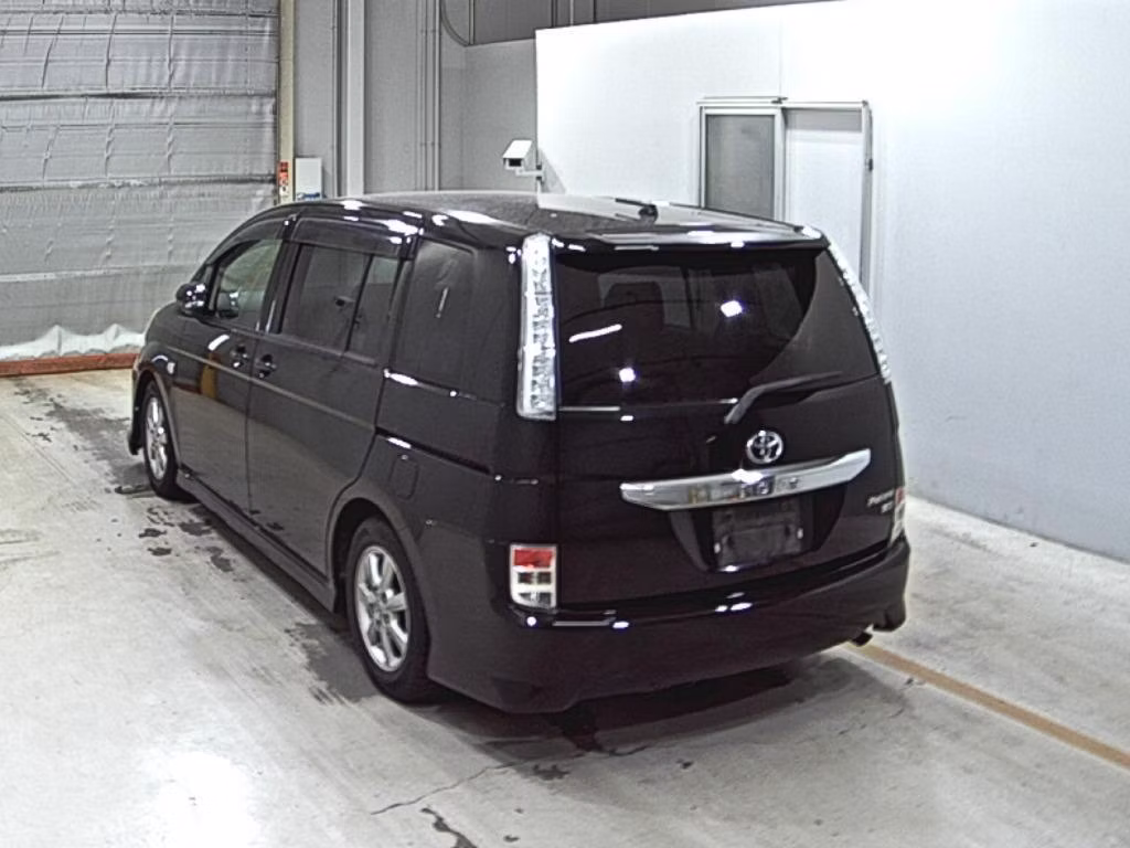 TOYOTA ISIS