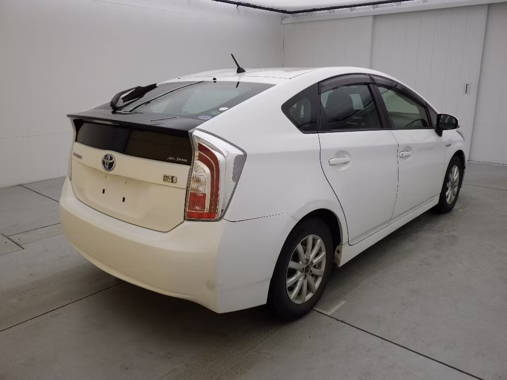 TOYOTA PRIUS