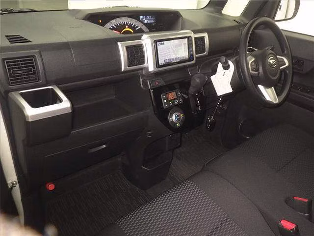 DAIHATSU WAKE