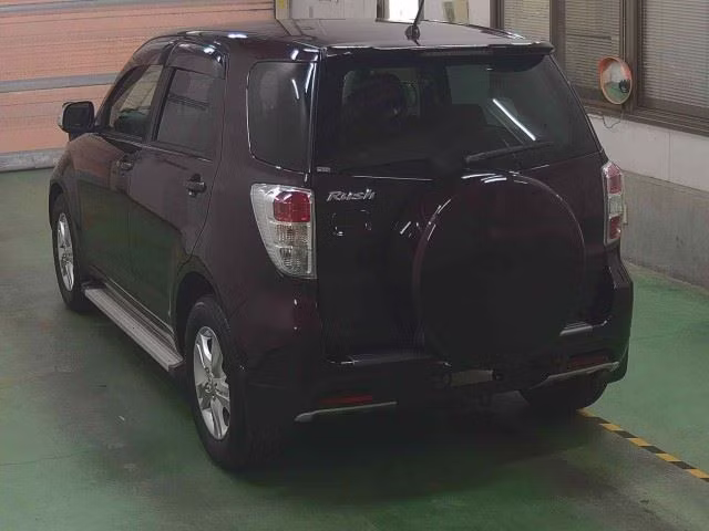 TOYOTA RUSH