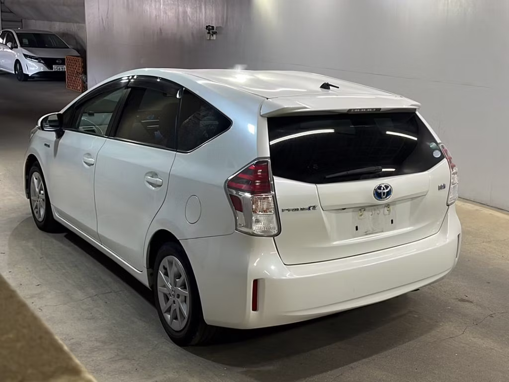 TOYOTA PRIUS ALPHA