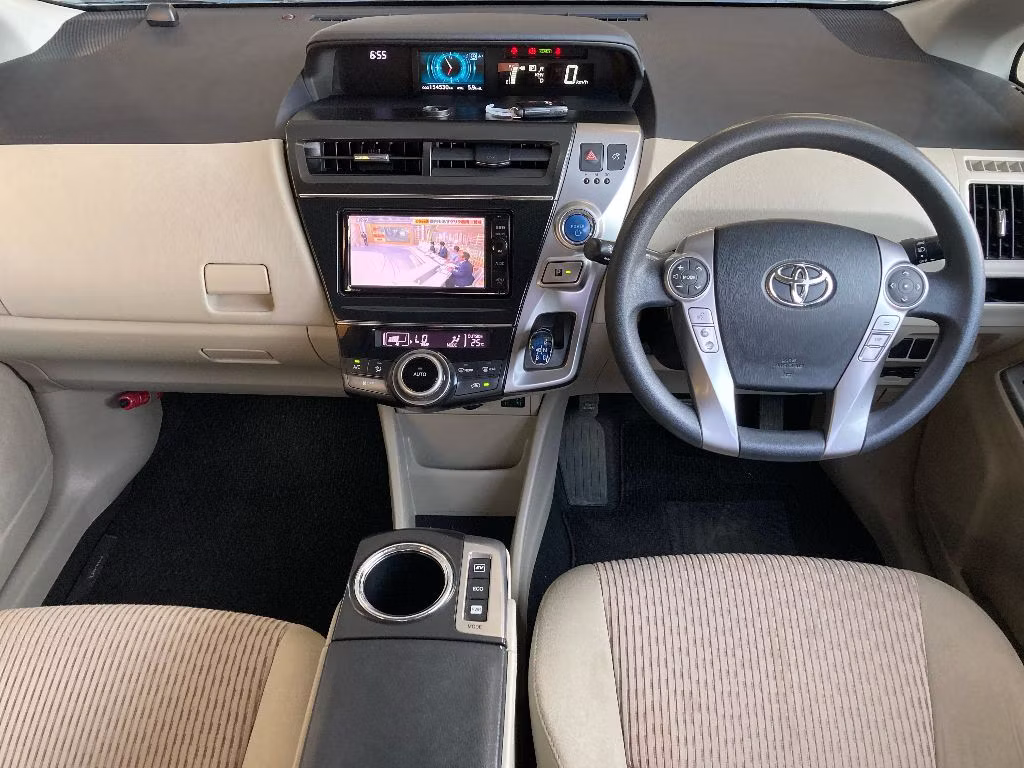 TOYOTA PRIUS ALPHA