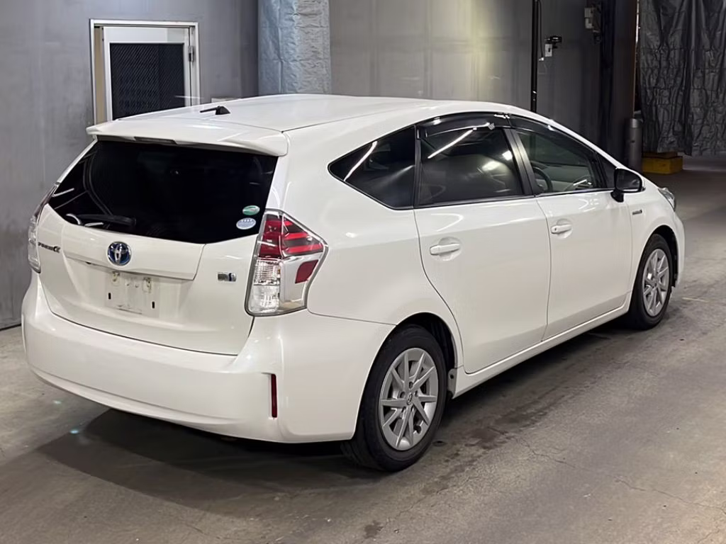 TOYOTA PRIUS ALPHA