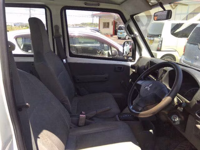 MITSUBISHI MINICAB