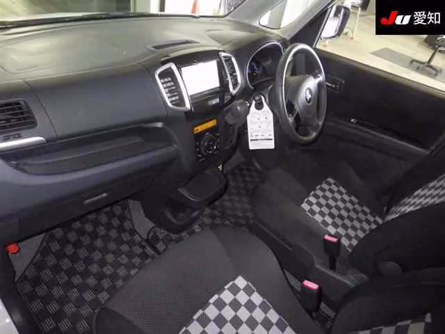 MITSUBISHI DELICA D:2