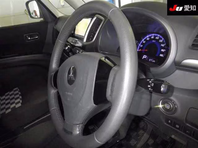MITSUBISHI DELICA D:2