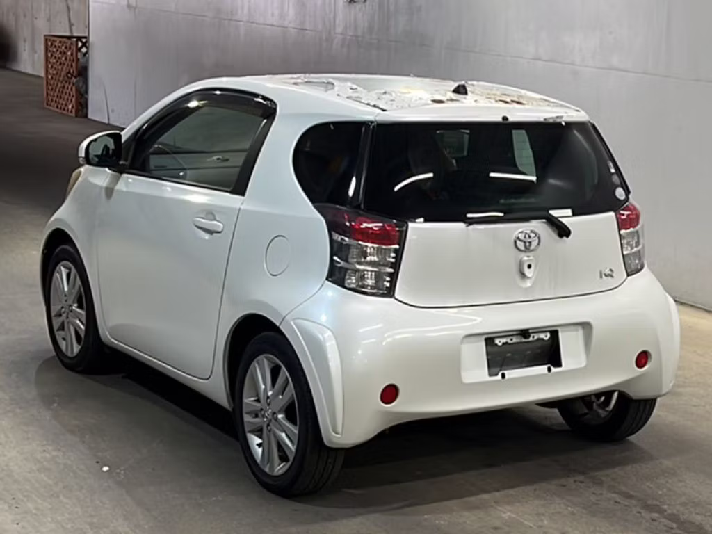 TOYOTA IQ