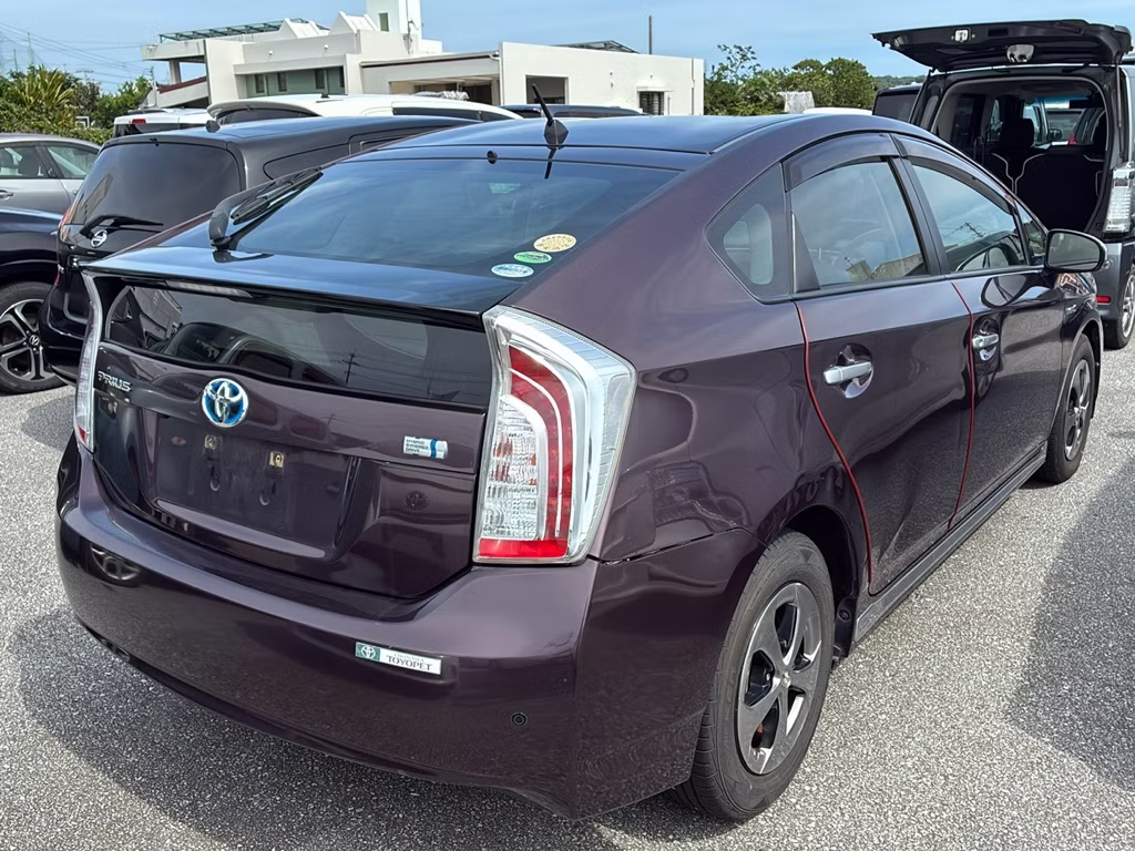 TOYOTA PRIUS