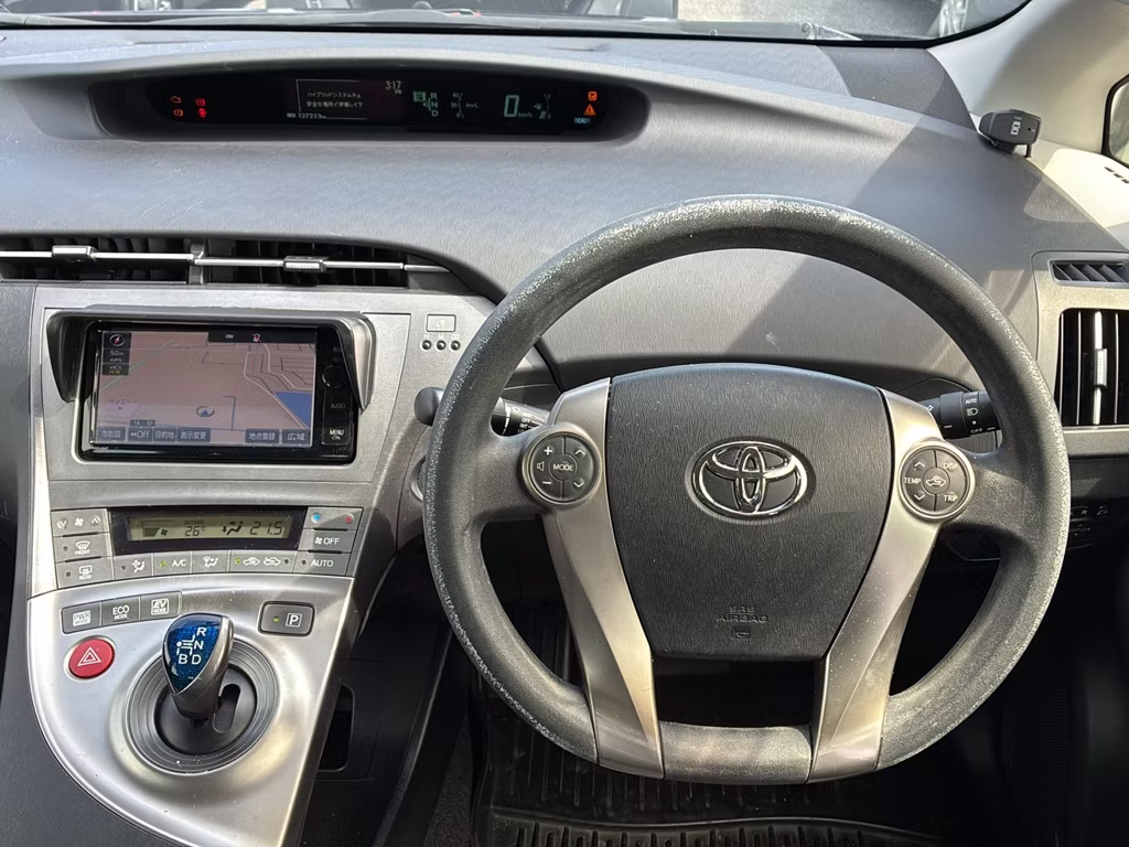 TOYOTA PRIUS