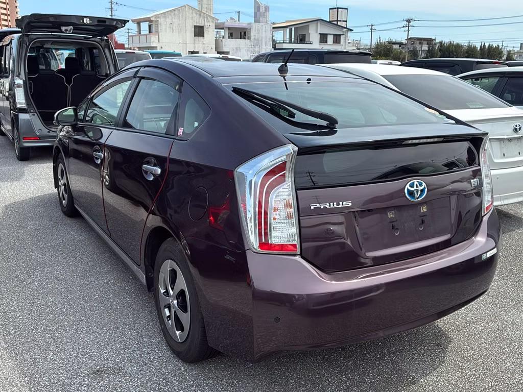 TOYOTA PRIUS