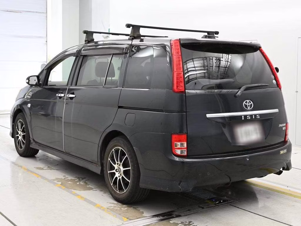TOYOTA ISIS