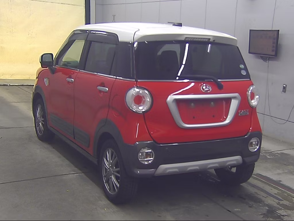DAIHATSU CAST