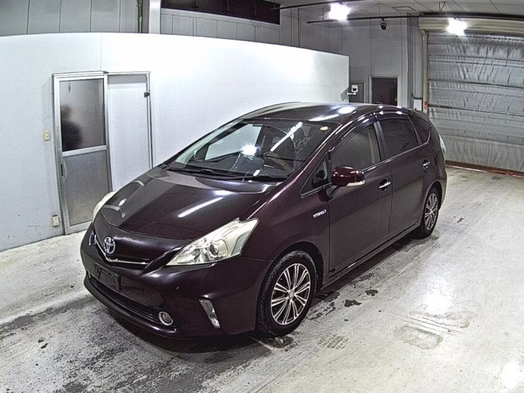 TOYOTA PRIUS ALPHA