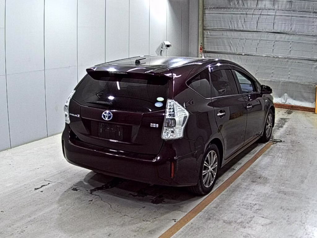 TOYOTA PRIUS ALPHA