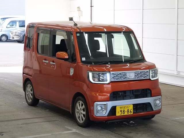 DAIHATSU WAKE