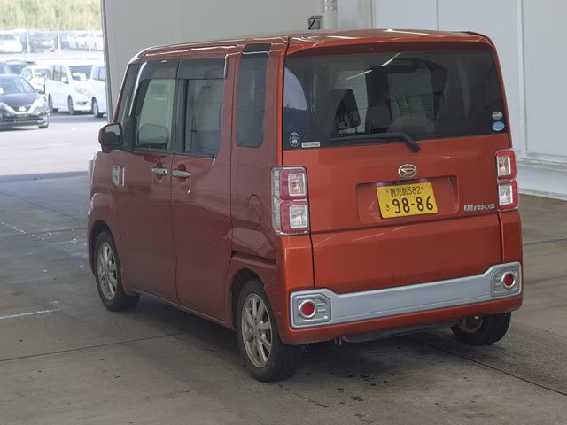 DAIHATSU WAKE