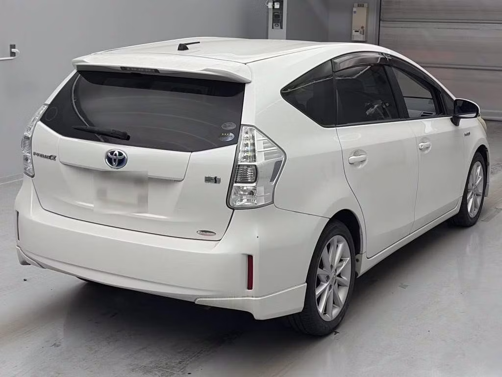 TOYOTA PRIUS ALPHA