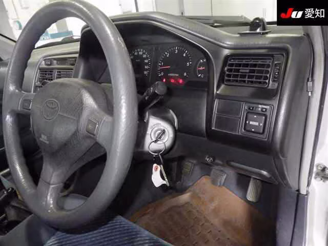TOYOTA CARINA