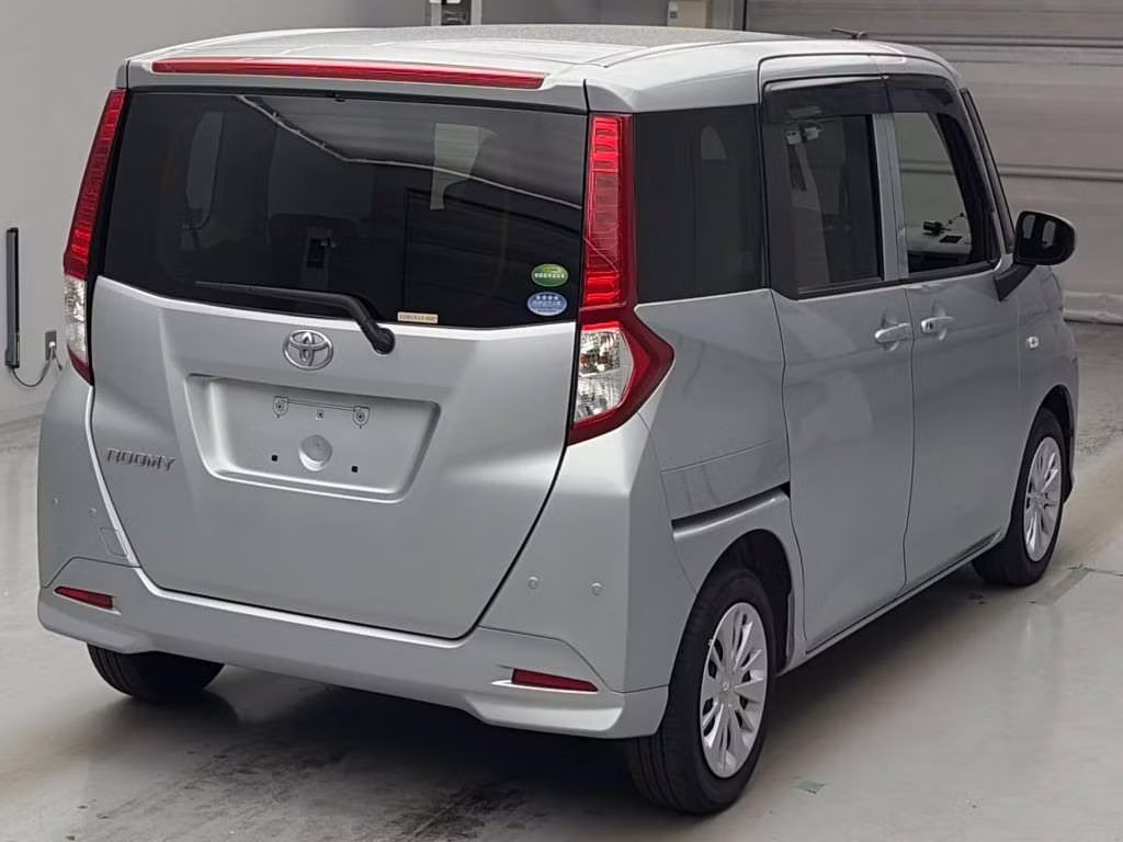 TOYOTA ROOMY