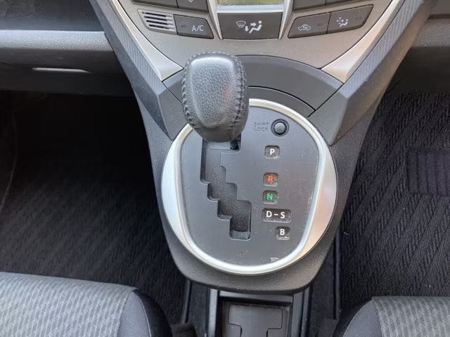 SUBARU TREZIA