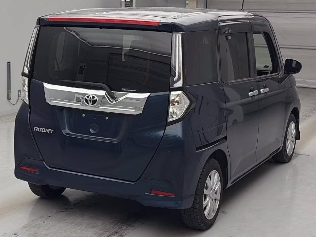 TOYOTA ROOMY
