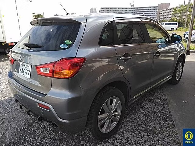 MITSUBISHI RVR