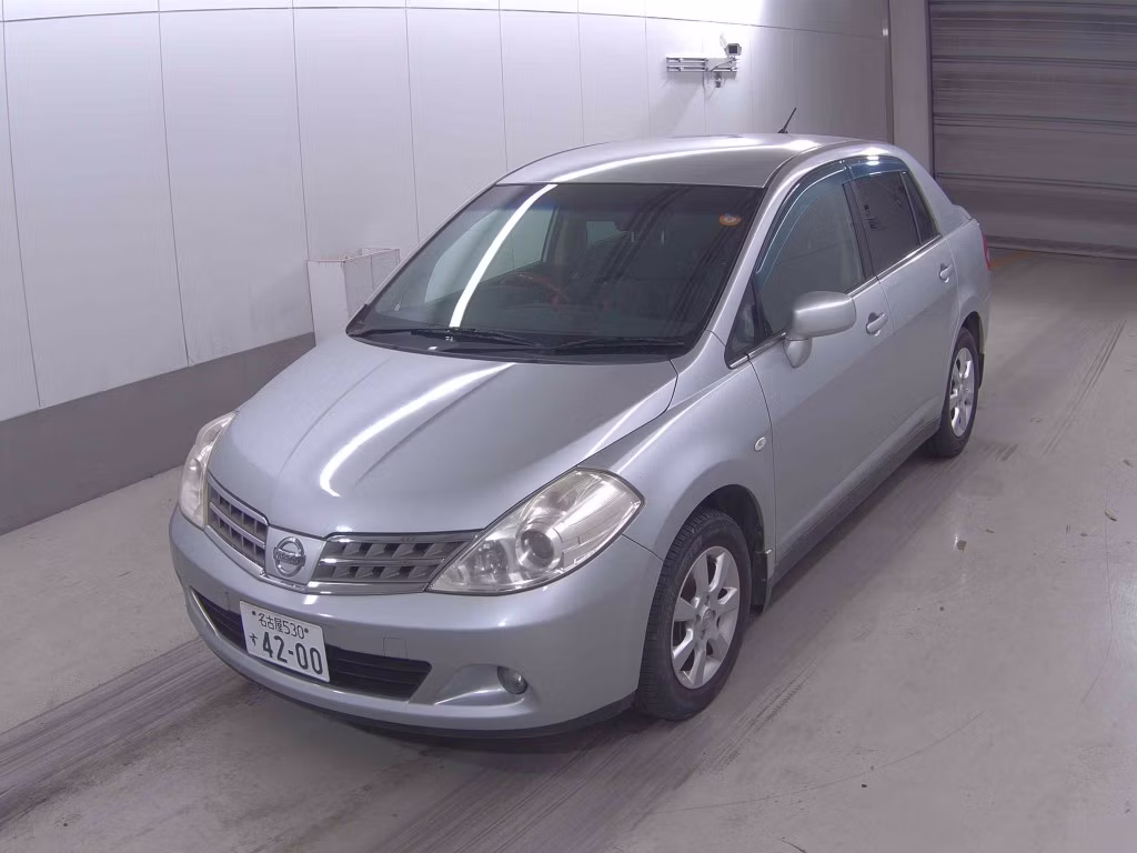 NISSAN TIIDA LATIO