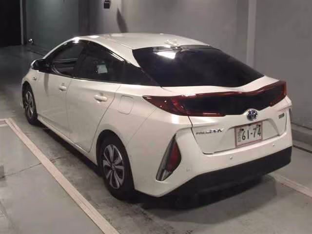 TOYOTA PRIUS PHV
