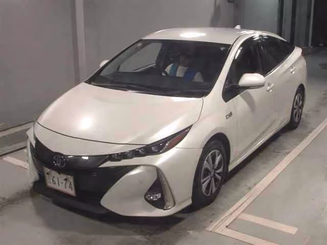 TOYOTA PRIUS PHV