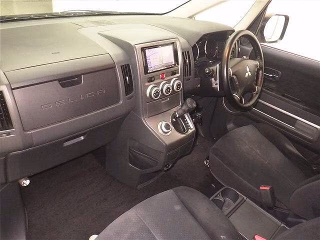 MITSUBISHI DELICA D:5