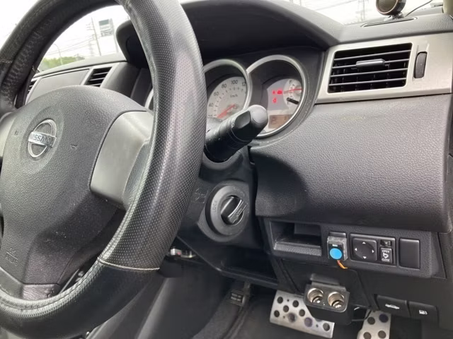 NISSAN TIIDA