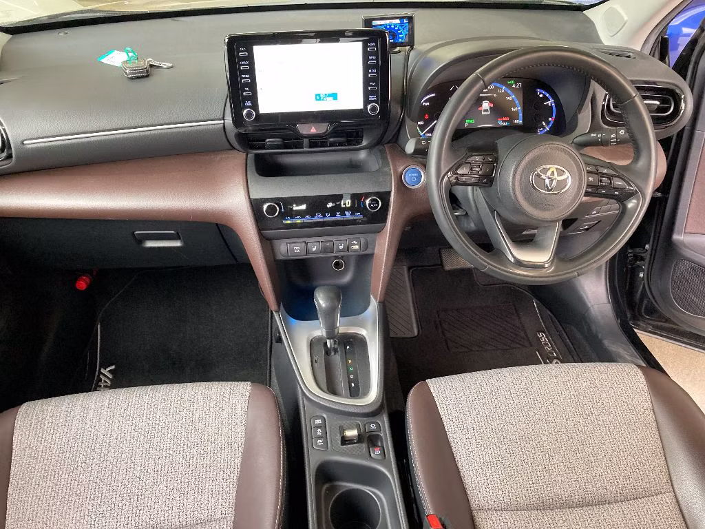 TOYOTA YARIS CROSS