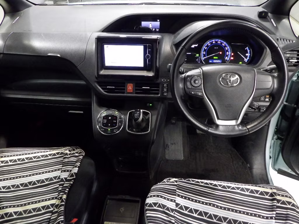 TOYOTA NOAH