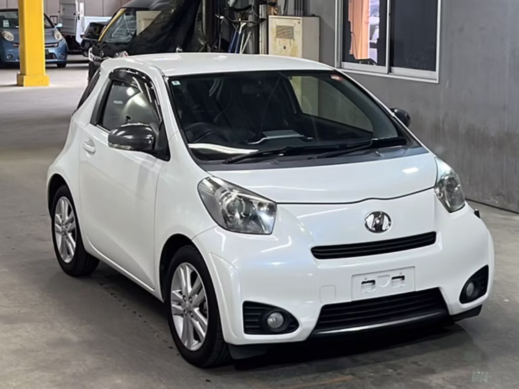 TOYOTA IQ