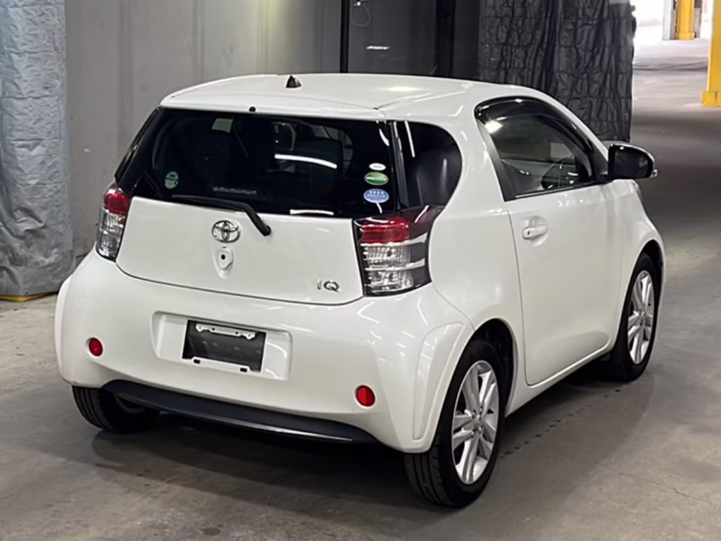 TOYOTA IQ