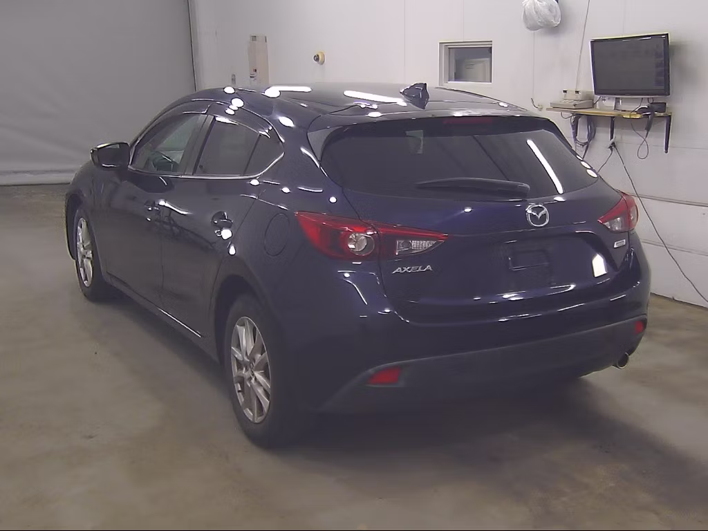 MAZDA AXELA